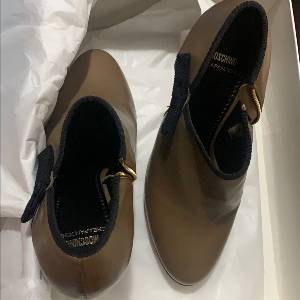 Moschino leather heels fits size  8 - Picture 4 of 5